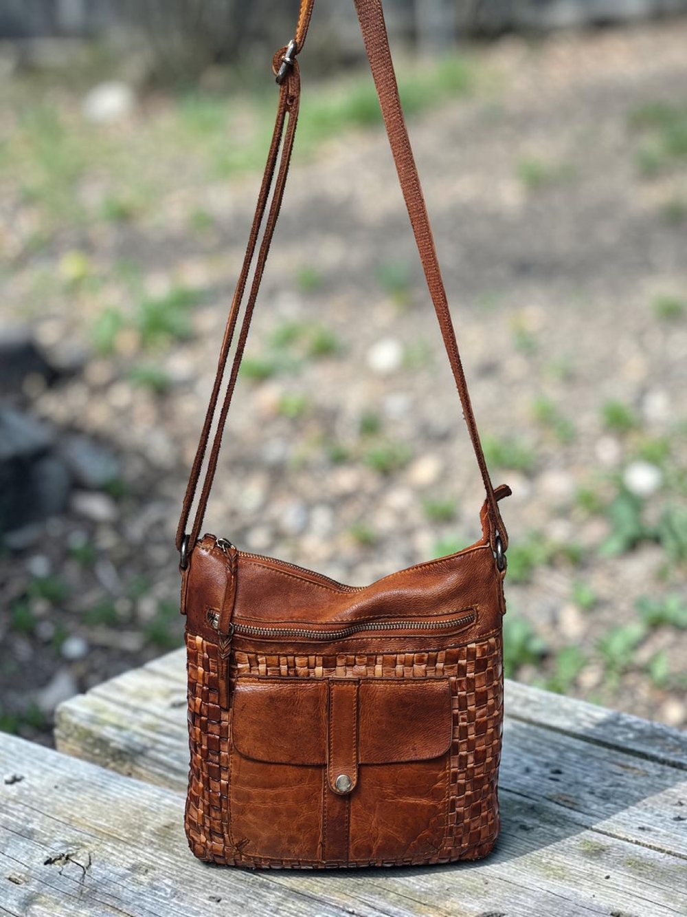 Vilenca Holland Women's Brown Woven Leather Crossbody Bag